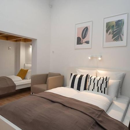Best Located, 150 M2 5 Bedrooms Apt., Budapeste Exterior foto