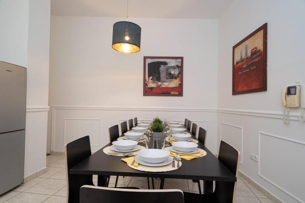 Best Located, 150 M2 5 Bedrooms Apt., Budapeste Exterior foto