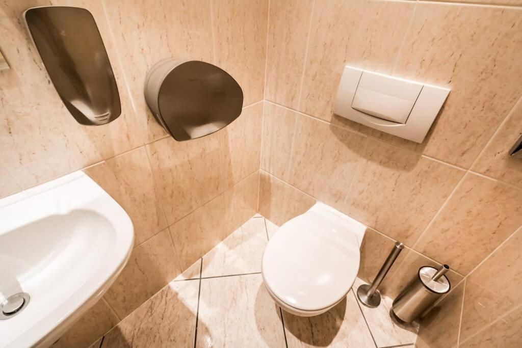 Best Located, 150 M2 5 Bedrooms Apt., Budapeste Exterior foto