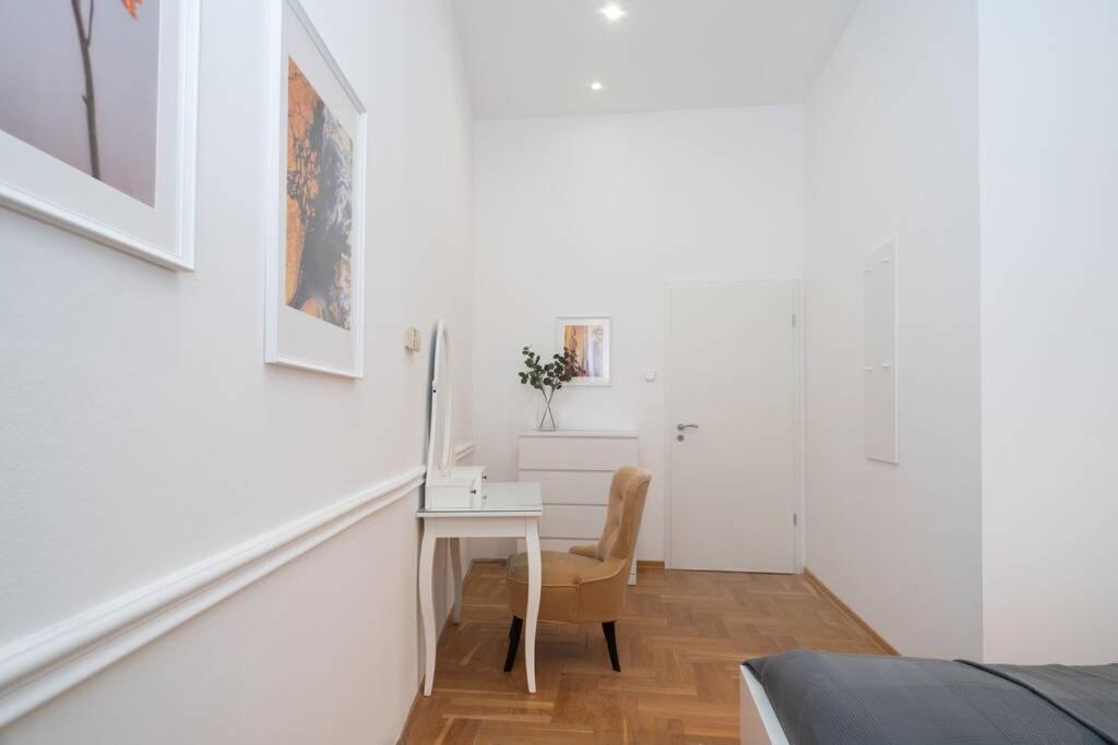 Best Located, 150 M2 5 Bedrooms Apt., Budapeste Exterior foto